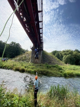 20 metrų nusileidimas